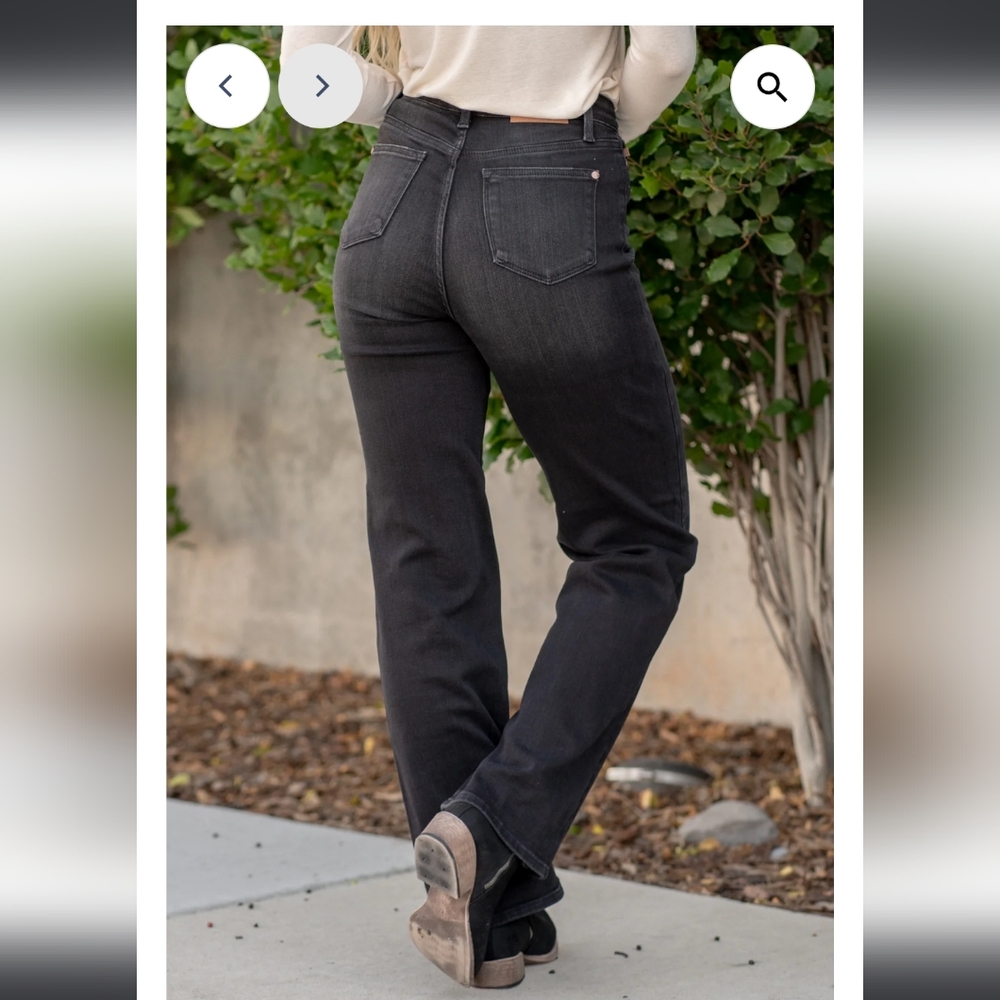 Judy Blue  High Rise Black Classic Non Distressed Straight jeans - Picture 2 of 12
